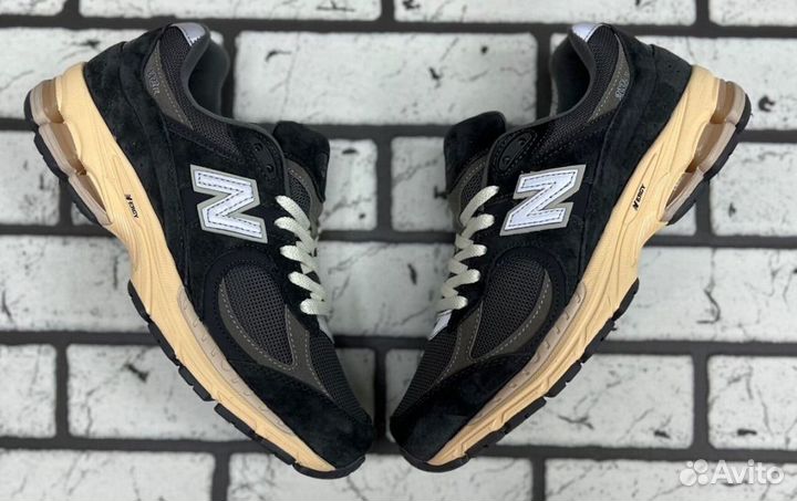 New Balance 2002R