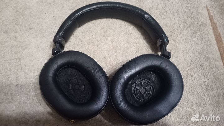 Наушники Sony MDR-1A