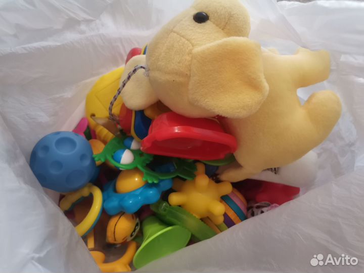 Игрушки для малышей пакетом