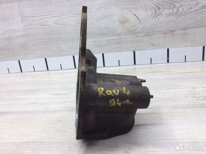 Корпус помпы Toyota Rav 4 1994-2000