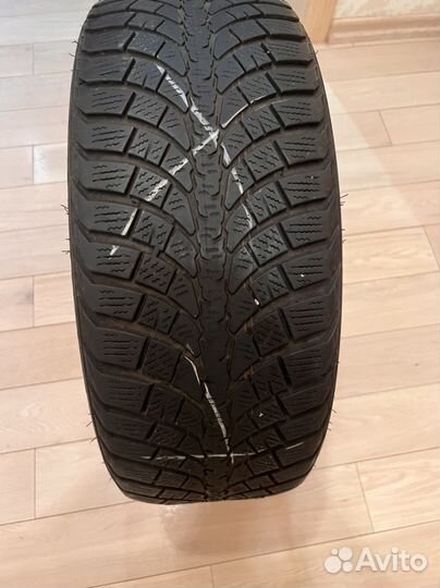 Kumho WinterCraft WP71 2.25/50 R17 94V