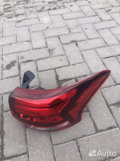 Задний правый фонарь на mitsubishi outlander 3