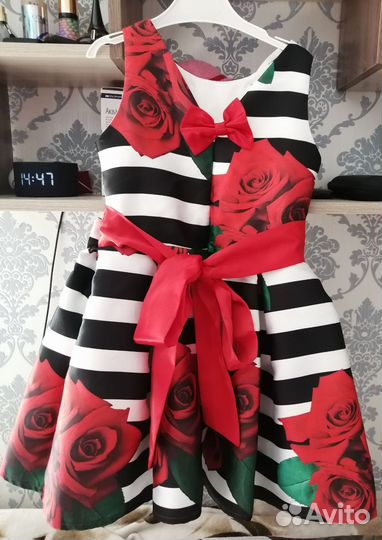 Платье для девочки праздничное