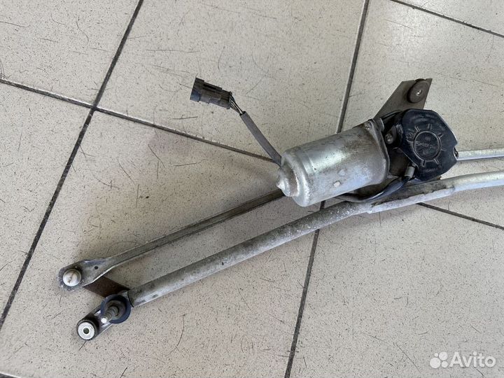 Трапеция стеклоочистителя с моторчиком Шевроле Нив