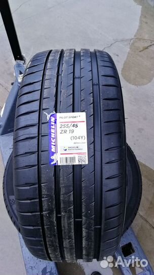 Michelin Pilot Sport 4 SUV 255/45 R19 104Y