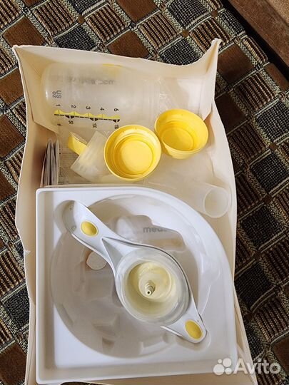 Молокоотсос medela ручной