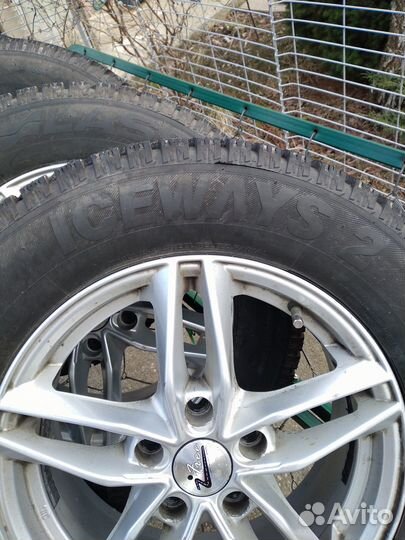 Lassa Iceways 2 215/65 R16 98T