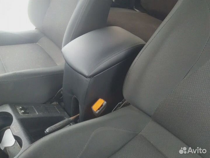 Подлокотник-бар с магнитом LADA 4*4 1977