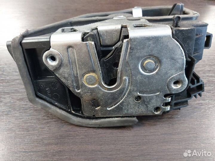 Замок двери задний левый Bmw X5 4.8I E70 N62N 4.8I