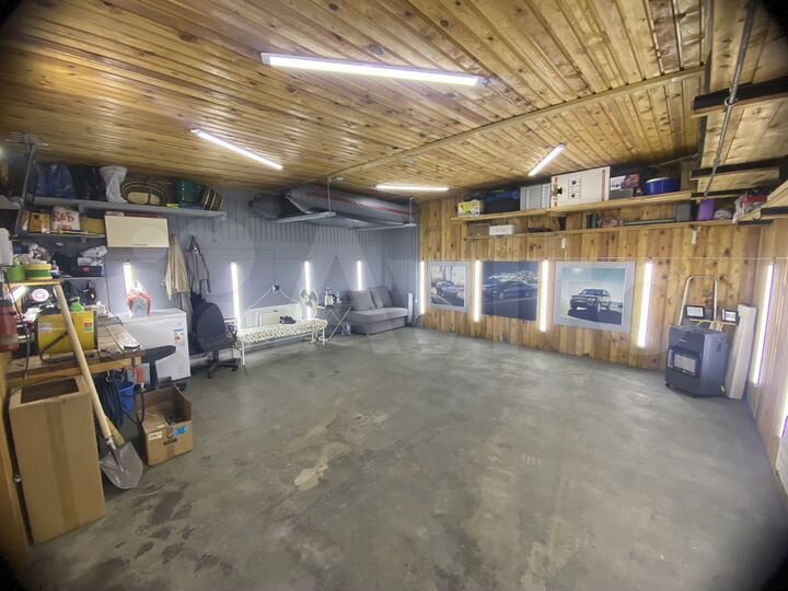 Гараж, > 30 м²