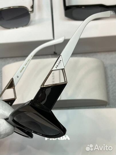 Очки Prada женские