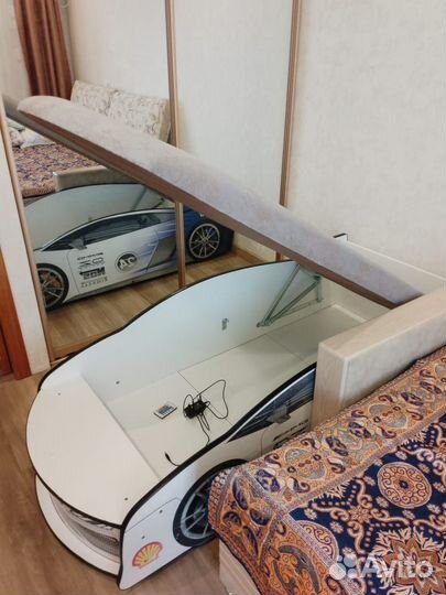 Детская кровать машинка с матрасом бу