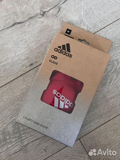 Перчатка adidas для хоккея на траве