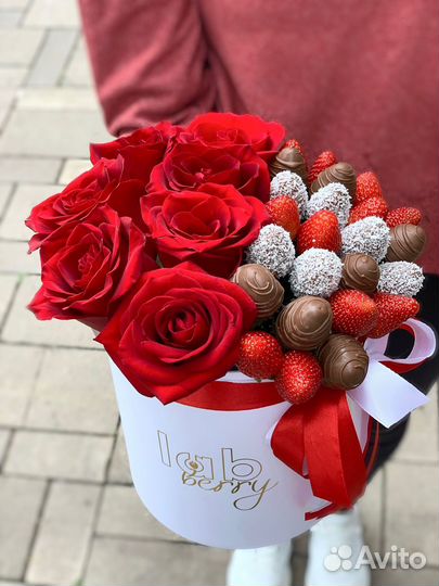Клубника в шоколаде набор с цветами