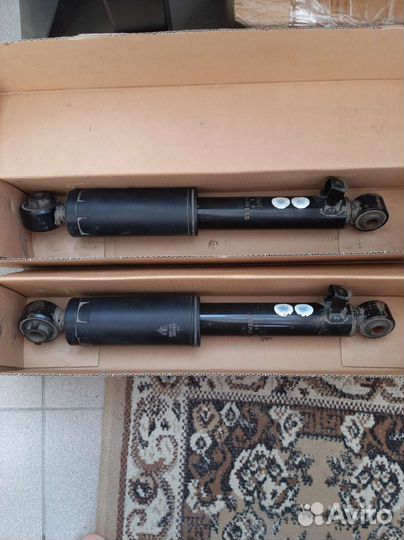 Амортизаторы заднии