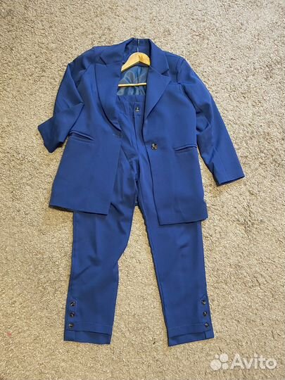 Брючный костюм женский