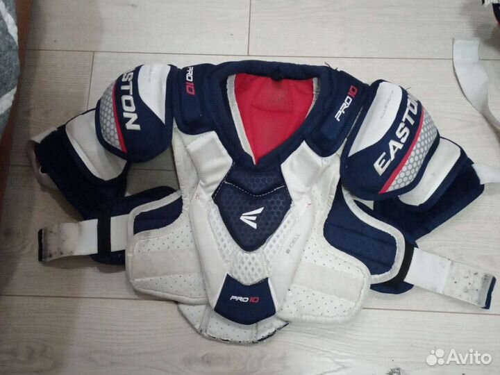 Нагрудник хоккейный