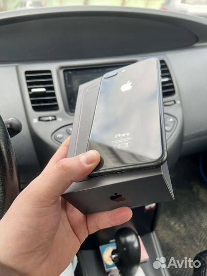 iPhone 8 Plus, 64 ГБ