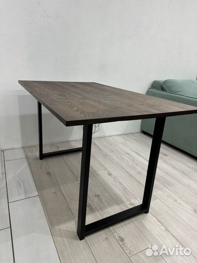 Кухонный стол