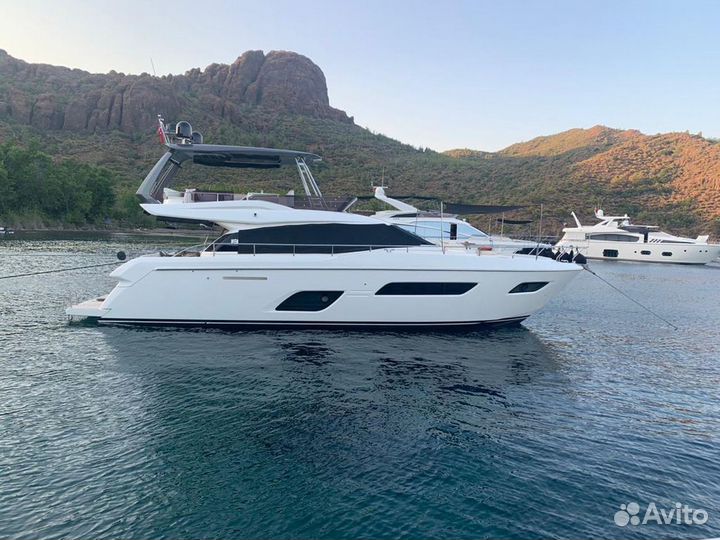 Моторная яхта Ferretti 550 (017)