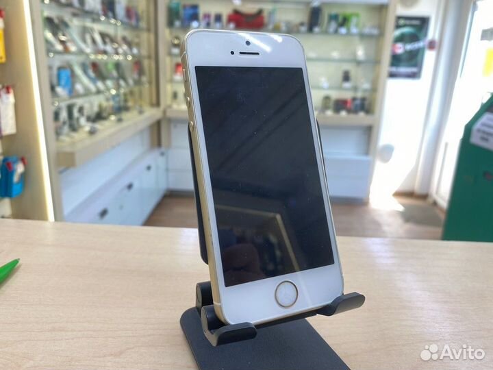 iPhone SE, 32 ГБ