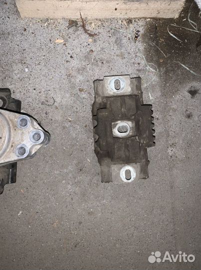 Подушка двигателя Ford Fusion Форд фьюжен 1,4