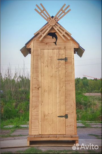Уличный туалет деревянный KEY673