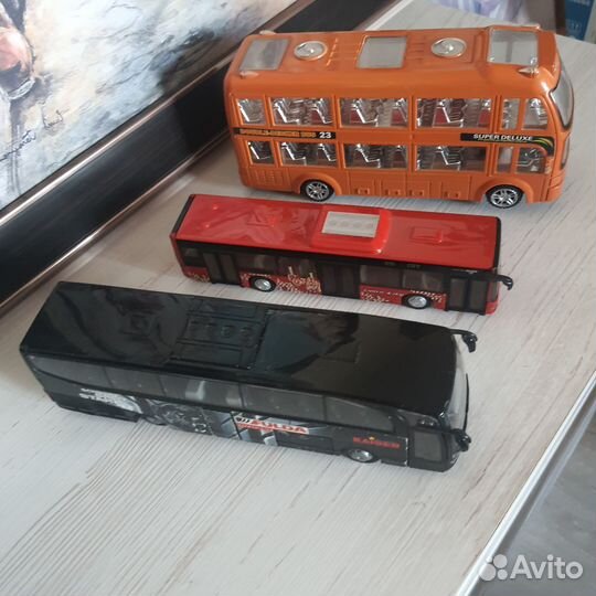 Автобусы (игрушки)