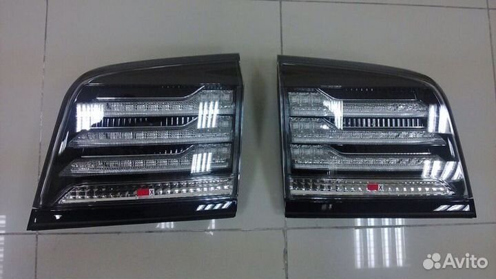 Lexus LX570 2012+ Стоп-сигналы белые O5QZ9