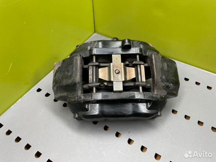 Суппорт передний левый Mercedes-Benz S-Class W220