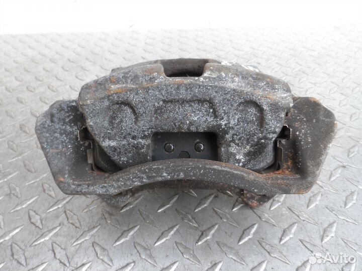 Суппорт передний правый Hyundai Sonata 7 LF