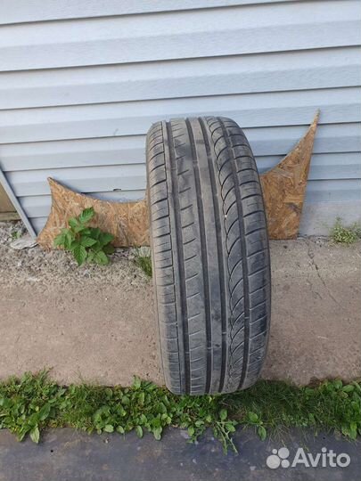 Sunfull Mont-Pro HP881 225/55 R19 99V