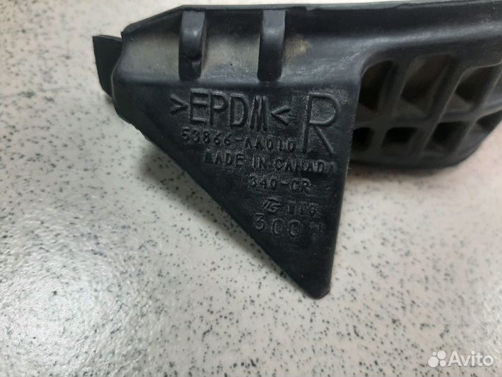 Уголок лобового стекла R Camry 30 (2001-06) Европа