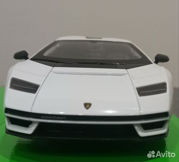 Модель автомобиля Lamborghini Countach Welly ориги