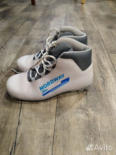 Лыжные ботинки 38р