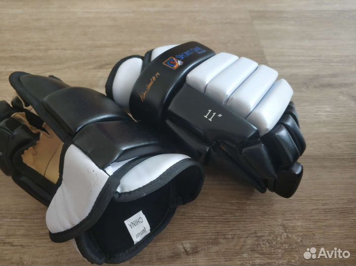 Продам хоккейную форму