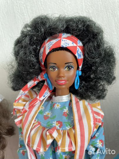 Кулы Барби в национальных костюмах южанки