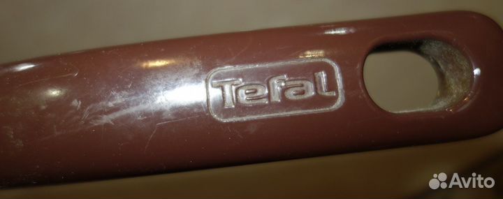 Сковорода Tefal 24 см в среднем состоянии