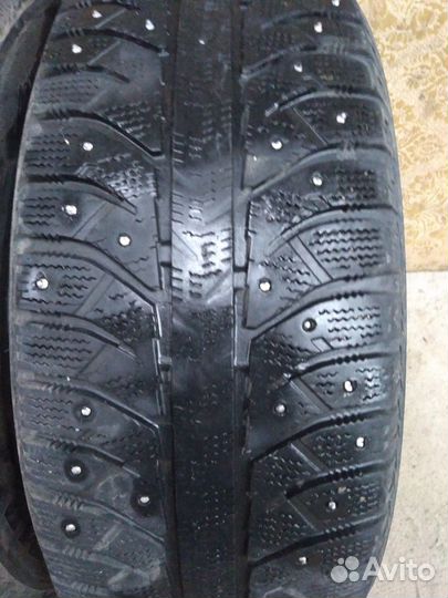 Bridgestone Ice Cruiser 7000 205/60 R16 92T