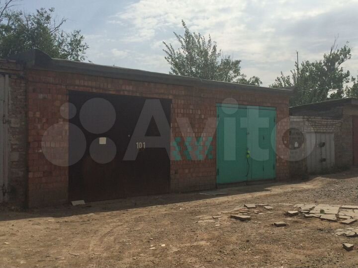 Гараж, > 30 м²