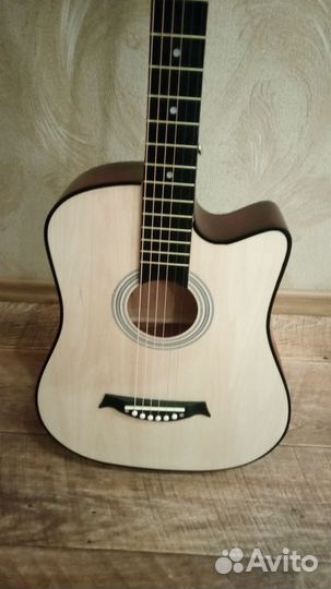 Гитара акустическая 6 струнная, бело - коричневая
