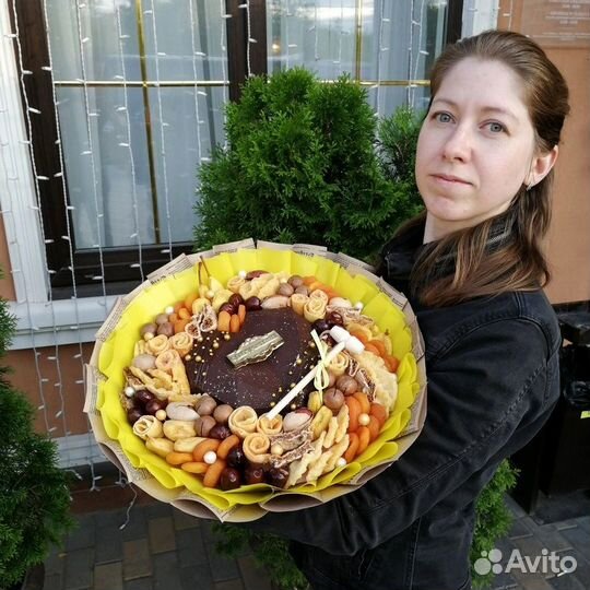 Букет сюрприз из сухофруктов и шоколада