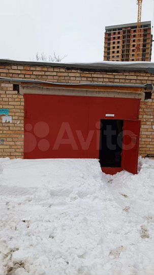 Гараж, > 30 м²