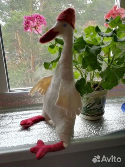 Игрушка, подушка,грелка валяная Гусь лапчатый