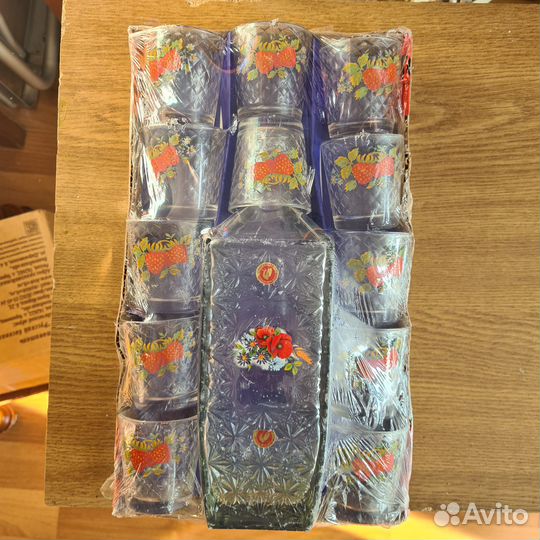 Набор графин и 12 стопок