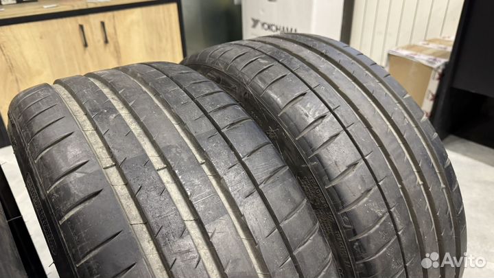 Michelin Pilot Sport 4 S 245/35 R20 и 305/30 R21 104Y