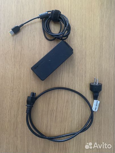 Монитор Lenovo