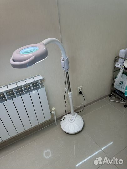 Лампа лупа для косметолога