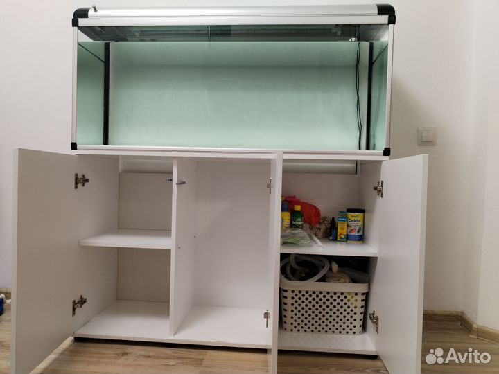 Продам аквариум 180 л. с тумбой, состояние новой