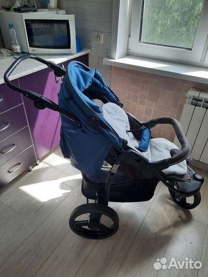 Прогулочная коляска с большими колесами